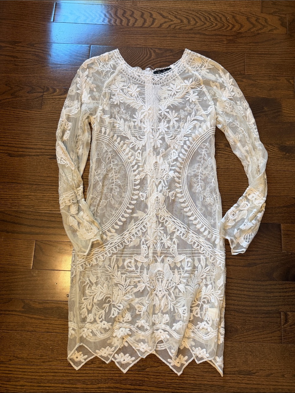 Mendocino White Embroidered Lace Long-Sleeve Dress